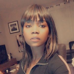 Meet your Posher, Cyndia